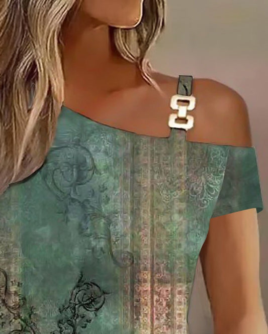 Floral Tribal Print Chain Decor Casual T shirt