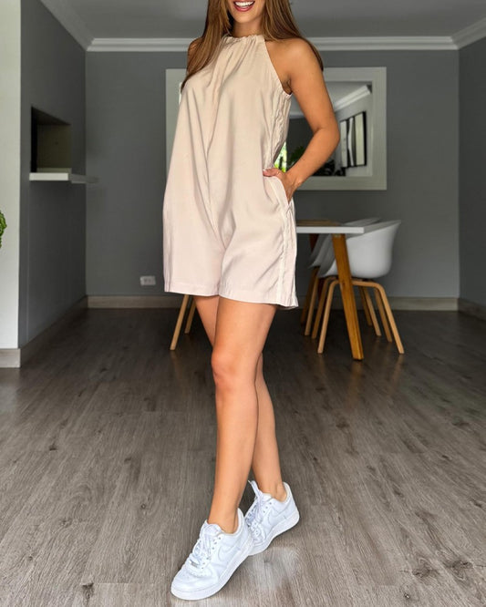 Contrast Paneled Halter Sleeveless Loose Fit Romper Casual Pocket Design Jumpsuit
