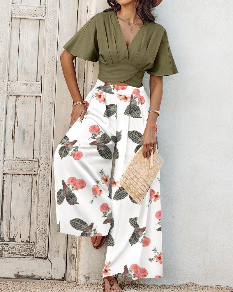 2 Pieces Outfit Plain V Neck Short Sleeve Ruched Top and Casual Floral Print Wide Leg Pants Set