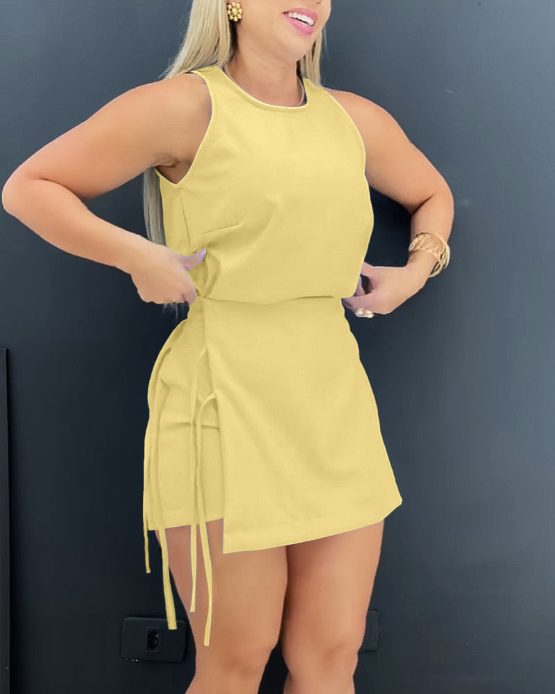 2 Pieces Outfit Round Neck Sleeveless Top and Side Tied Detail Elastic Waist Back Shorts Set
