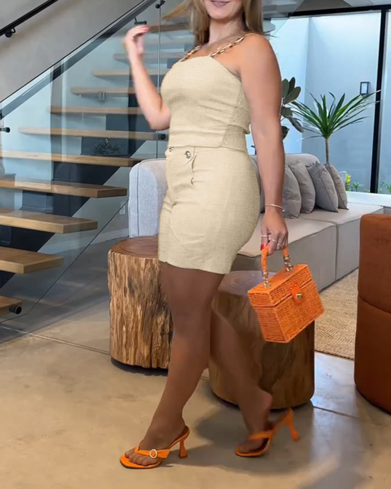 2 Pieces Outfit Shoulder Strap Shirred Sim Fit Tank and Pocket Design Skinny Shorts Set