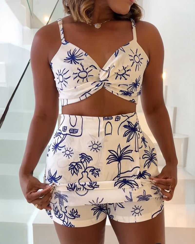 2 Pieces Outfit Beach Scene Print Twist Tied Crop Top and Slim Fit Shorts Set
