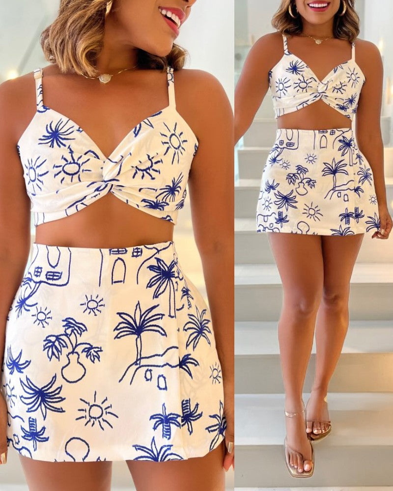 2 Pieces Outfit Beach Scene Print Twist Tied Crop Top and Slim Fit Shorts Set