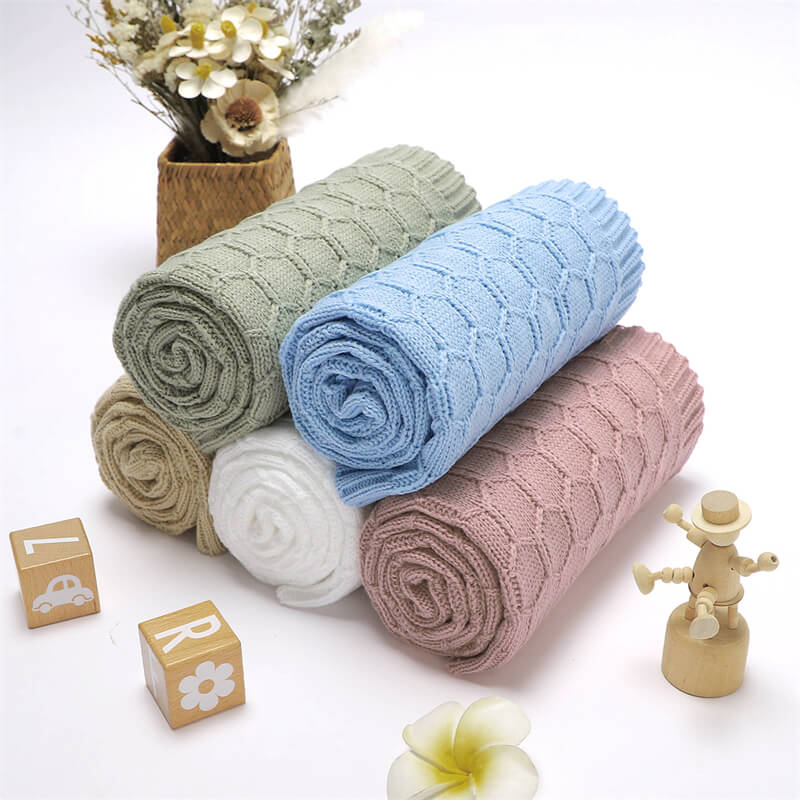 Five-Colors-Baby-Blanket-Knit-Cellular-Toddler-Blankets-for-Boys-and-Girls-A043-Scenes-2