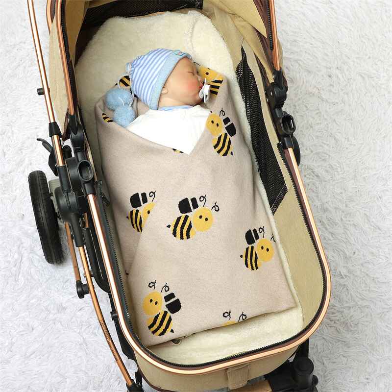 Light-Camel-Knit-Blanket-Baby-Nursery-Swaddle-Super-Soft-Breathable-Cotton-cute-bee-pattern-A085-Scenes-4