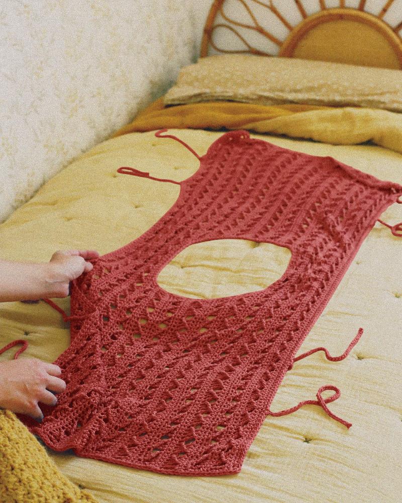 Round Neck Sleeveless Hollow out Crochet Sweater