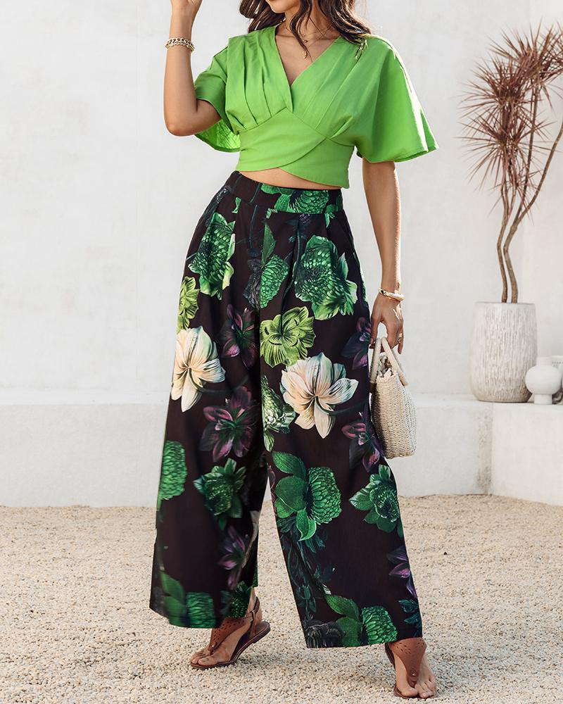 2 Pieces Outfit Plain V Neck Short Sleeve Ruched Top and Casual Floral Print Wide Leg Pants Set