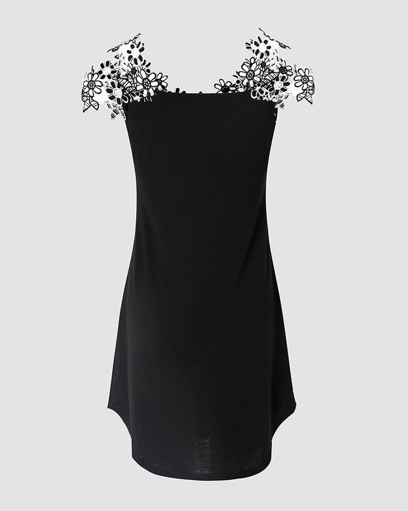 Floral Pattern Lace Patch Cold Shoulder Dress