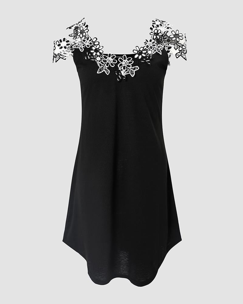 Floral Pattern Lace Patch Cold Shoulder Dress