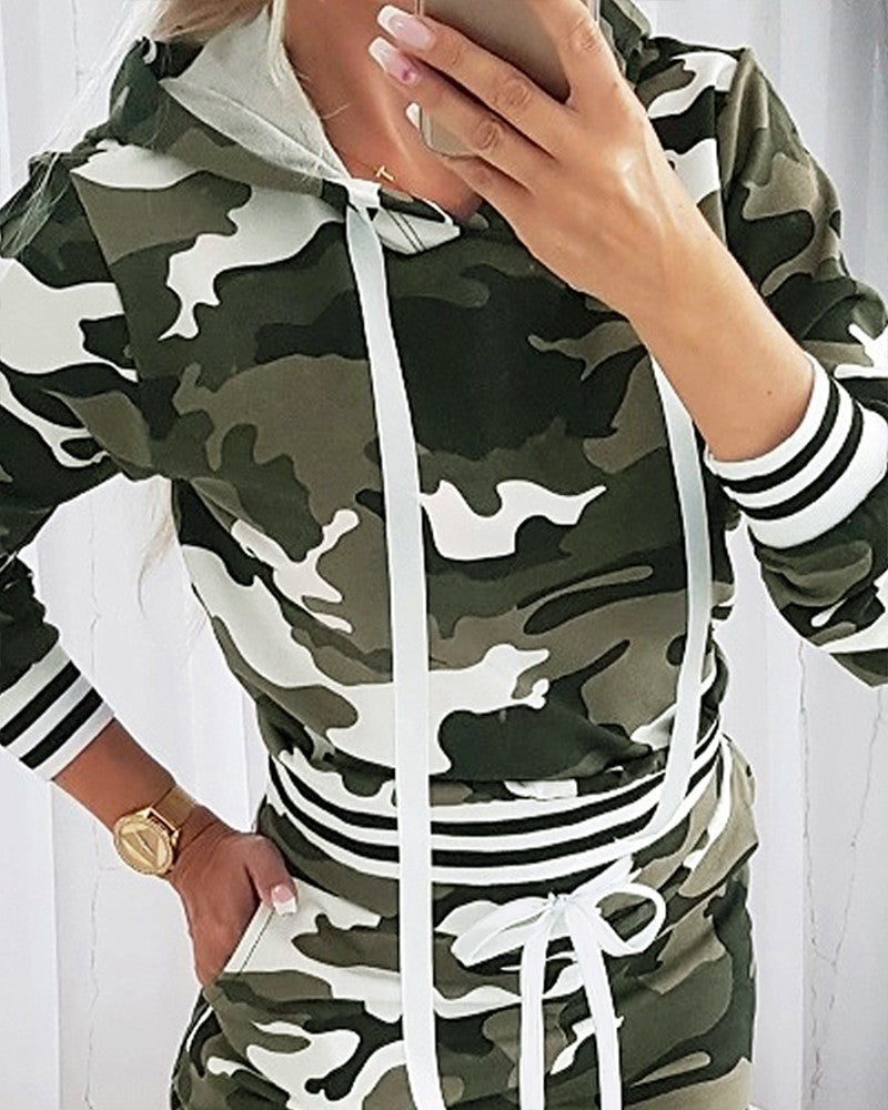 Camouflage Print Striped Hooded Sweatshirt & Sweatpants Set