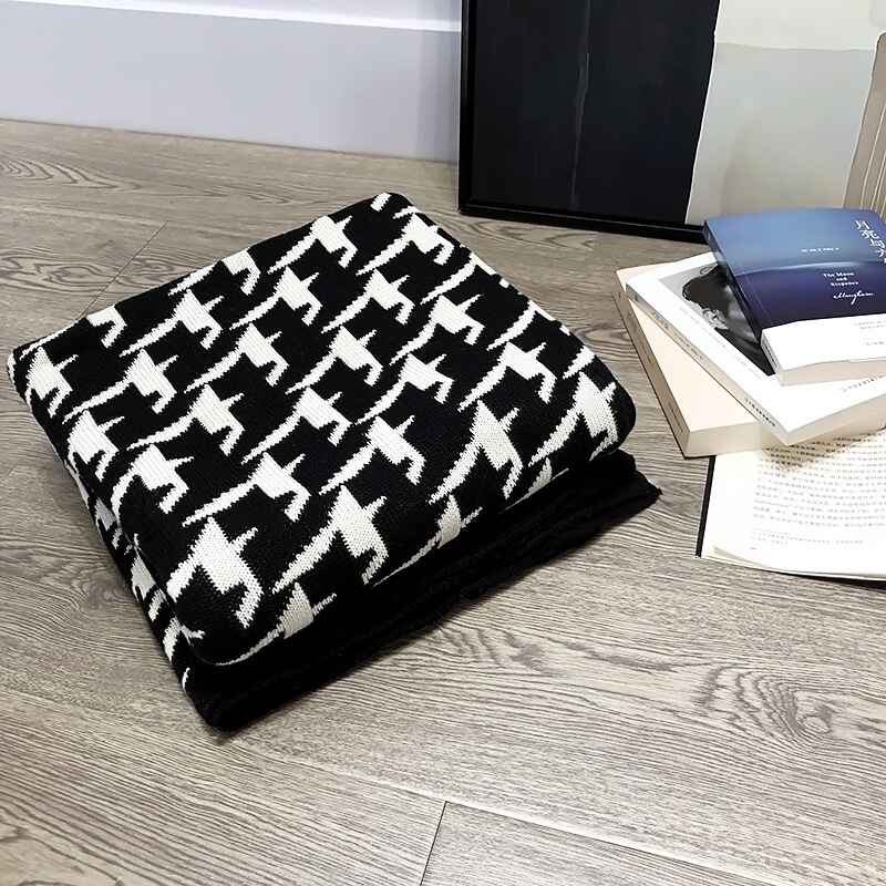 knitted-throw-blankets-Thin-section-black-and-white-pattern-stacked